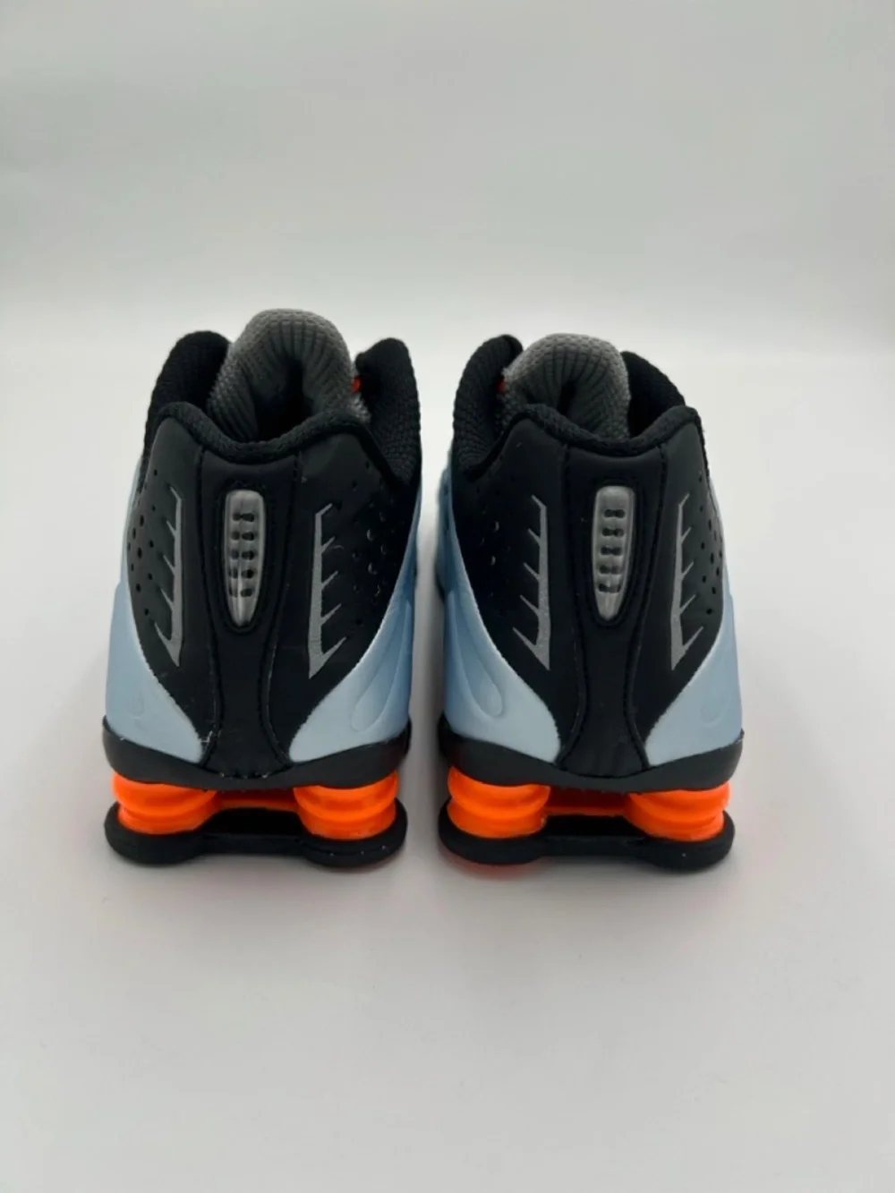 Nike Shox R4 Womens Size 8 Blue Tint Black Total Orange New Authentic